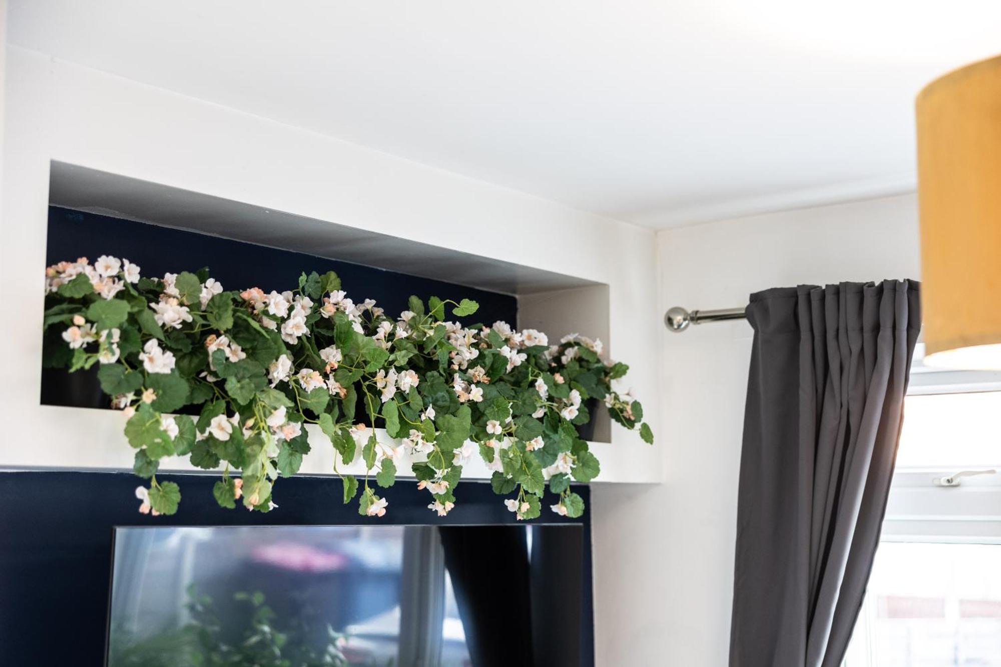 The Heart - Cosy 3 Bedroom House With Double Driveway And Garden In Манчестер Экстерьер фото